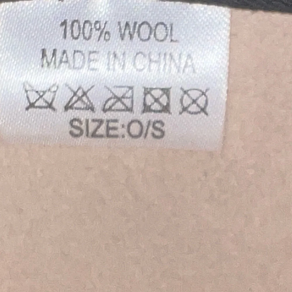 UO wool felt flat brim fedora hat. NWOT. Neutral.